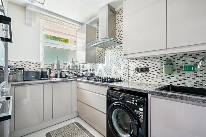 4 Bedroom Apartment To Rent In Munster Square, London, NW1