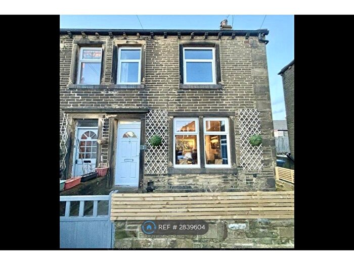 2 Bedroom Terraced House To Rent In Derby St, Bradford, BD7