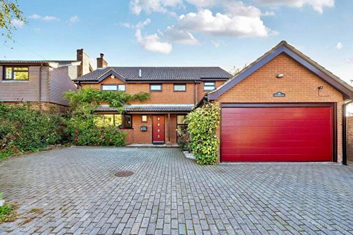 4 Bedroom Detached House For Sale In New Road, Swanwick, Southampton, SO31