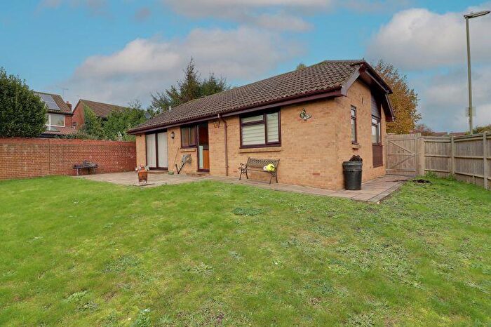 2 Bedroom Detached Bungalow To Rent In Lychgate Drive, Horndean, Waterlooville, PO8