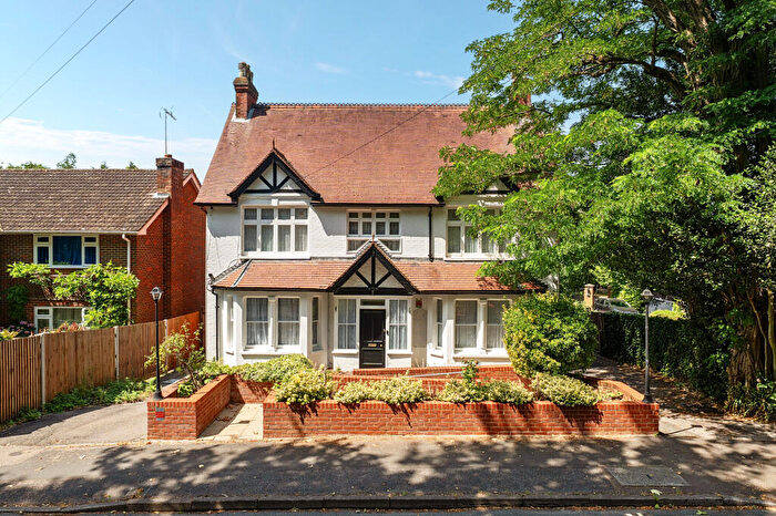 6 Bedroom Detached House For Sale In Salisbury Road, Farnborough, GU14
