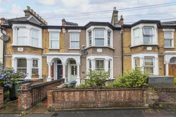 4 Bedroom Property To Rent In Priory Avenue, London, E17