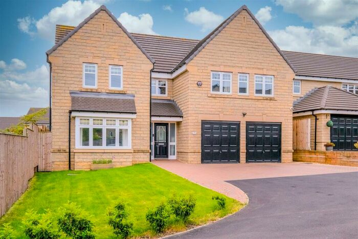 6 Bedroom Detached House To Rent In Oaklands Crescent, Lindley, Huddersfield, HD2