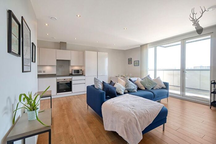 3 Bedroom Flat To Rent In Culvert Drive, Bow, E3