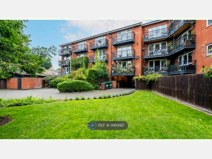 2 Bedroom Flat To Rent In Ramsey Walk, London, N1