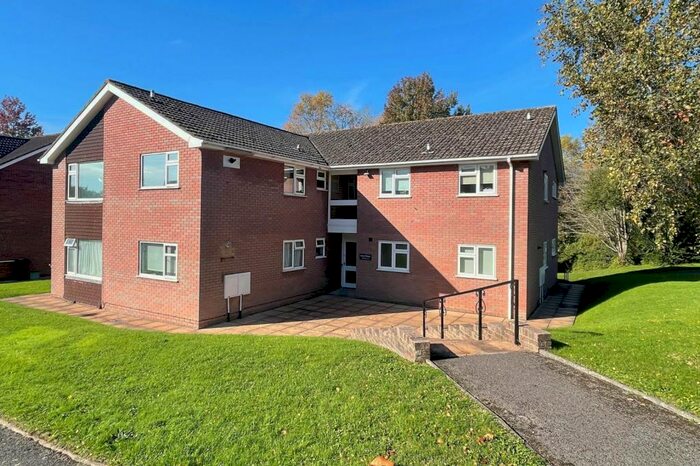 2 Bedroom Flat To Rent In Wimborne, BH21