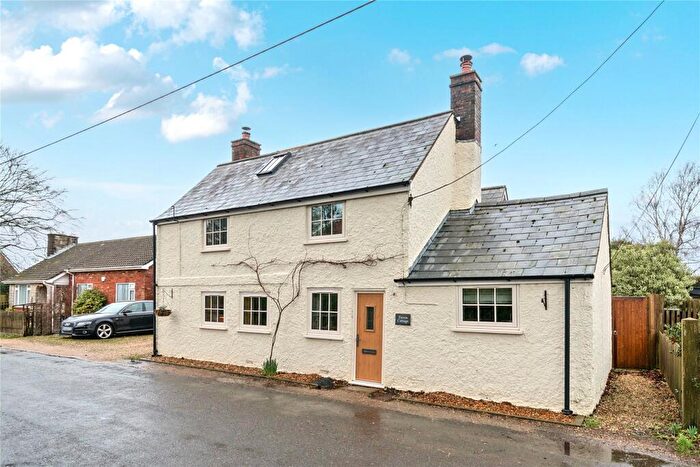 3 Bedroom Detached House For Sale In Pilley Street, Pilley, Lymington, Hampshire, SO41