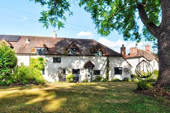 4 Bedroom Semi-Detached House For Sale In Frieth Road, Marlow, SL7