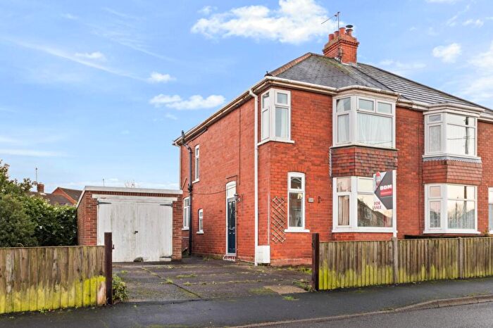 3 Bedroom Semi Detached House For Sale In West Acridge, Barton Upon Humber, North Lincs, DN18