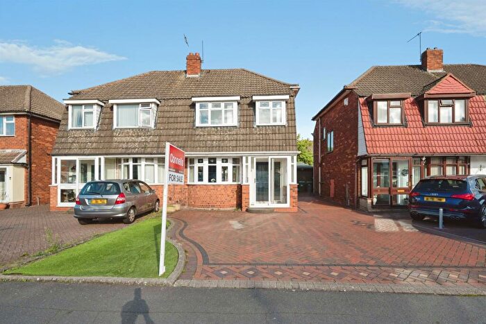 3 Bedroom Semi Detached House For Sale In Manorford Avenue, West Bromwich, B71
