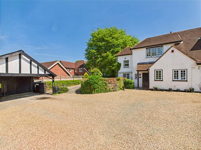 3 Bedroom Property For Sale In Dunns Glebe, Perry Lane, Bledlow, Princes Risborough, Buckinghamshire, HP27