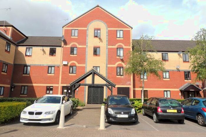2 Bedroom Flat To Rent In Crates Close, Kingswood, Bristol, BS15