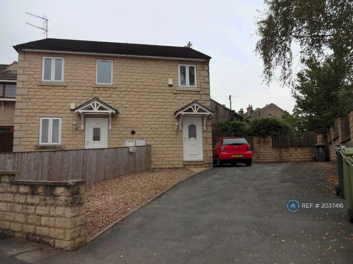 2 Bedroom Flat To Rent In Mount Street, Cowlersley, Huddersfield, HD4