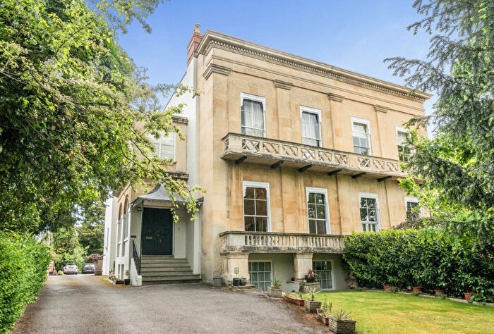 1 Bedroom Apartment For Sale In Queens Road, Cheltenham, Gloucestershire, GL50