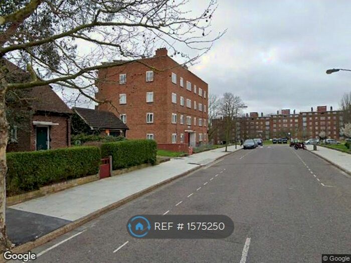 2 Bedroom Maisonette To Rent In Blanchedowne, London, SE5