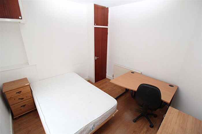 1 Bedroom Semi-Detached House To Rent In Laura Street Treforest, Pontypridd, CF37