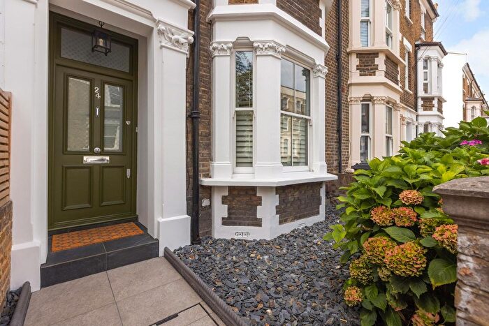 4 Bedroom Terraced House For Sale In Hetley Road, London, W12