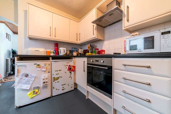 3 Bedroom Terraced House To Rent In Allensbank Road, Heath, CF14