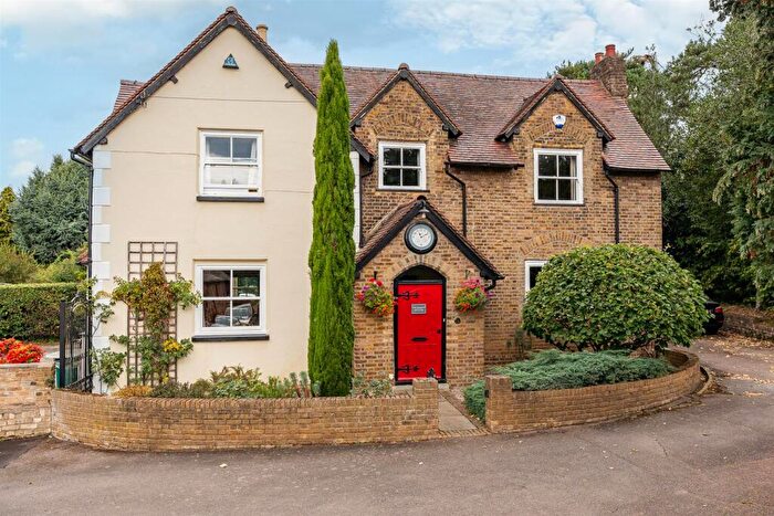 4 Bedroom Detached House For Sale In Church Lane, Broxbourne, EN10