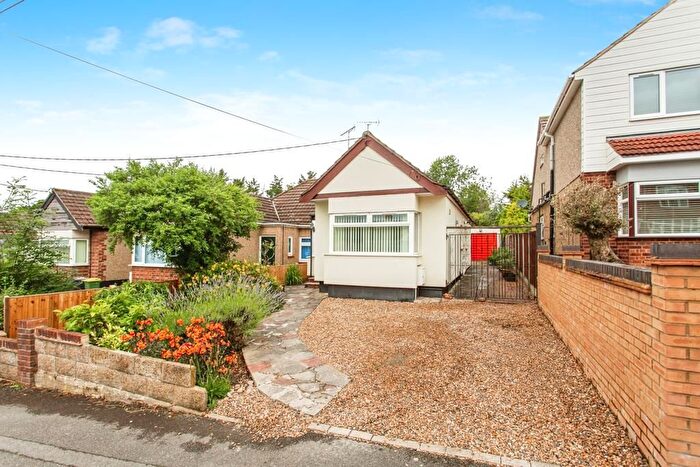 2 Bedroom Semi-Detached Bungalow For Sale In Rayleigh Avenue, Leigh-On-Sea, SS9