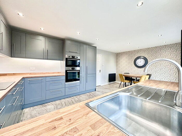 4 Bedroom Detached House For Sale In Grassholme Drive, Offerton, Stockport, SK2