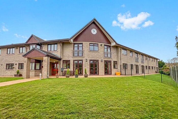 2 Bedroom Apartment For Sale In Newshaw Lane, Hadfield, SK13