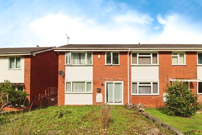 2 Bedroom Flat For Sale In Edgeworth, Yate, Bristol, BS37