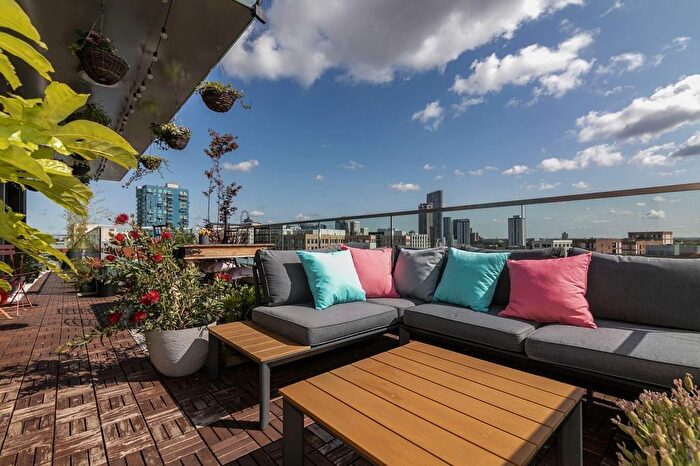 2 Bedroom Flat To Rent In Bow River Village, Bow, E3