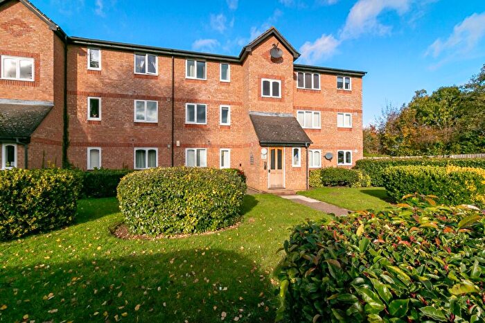 1 Bedroom Apartment For Sale In Wedgewood Road, Hitchin, SG4