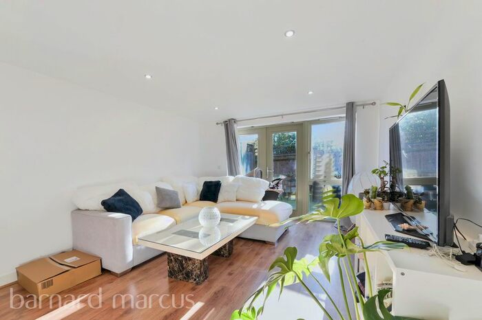 1 Bedroom Flat To Rent In Sydney Road, Sutton SM1