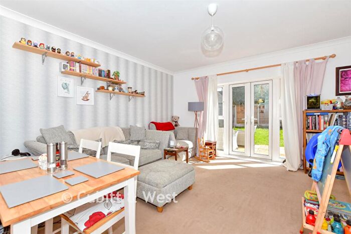 3 Bedroom End Of Terrace House For Sale In Barge Close, Yapton, Arundel, West Sussex, BN18