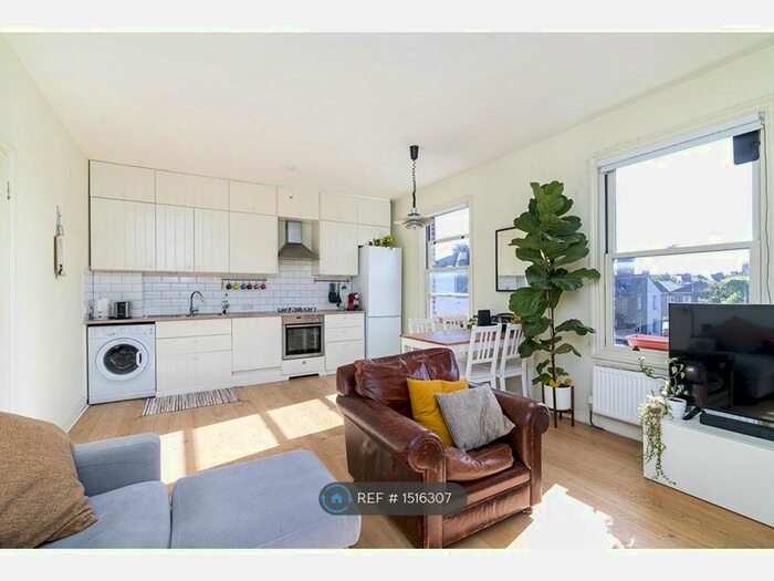 2 Bedroom Flat To Rent In Heyworth Road, London, E5