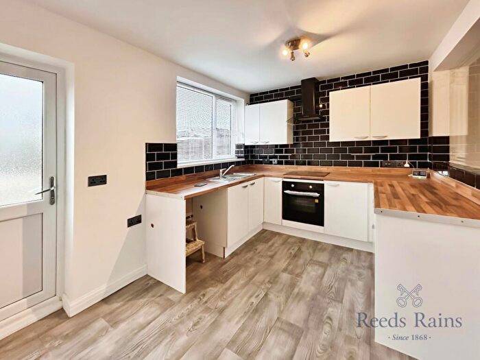 3 Bedroom Terraced House For Sale In Wharfedale Avenue, Hull, East Yorkshire, HU9