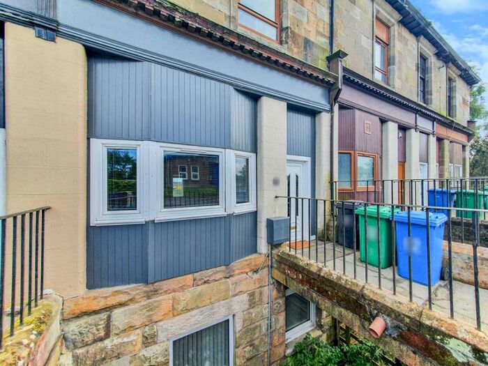 2 Bedroom Flat To Rent In Lochgelly Road, Cowdenbeath, Fife, KY4