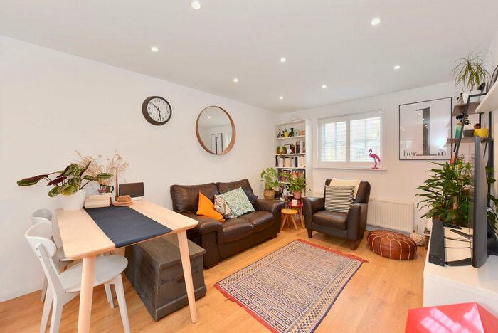 2 Bedroom Apartment To Rent In Speldhurst Road, Hackney, E9