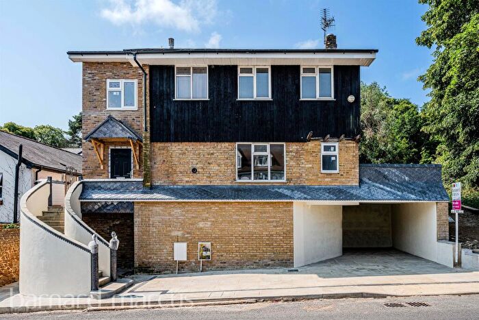 5 Bedroom Detached House For Sale In Mill Street, Redhill, RH1