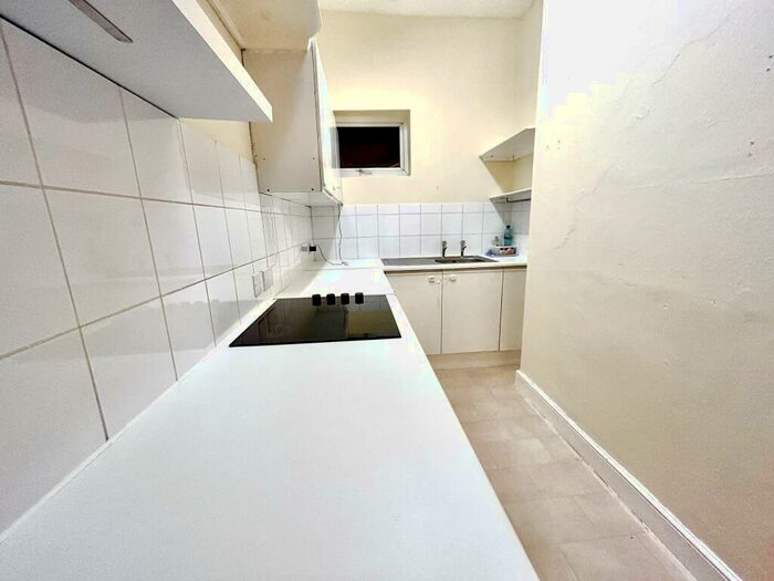 2 Bedroom Apartment To Rent In The Broadway, Stanmore, HA7
