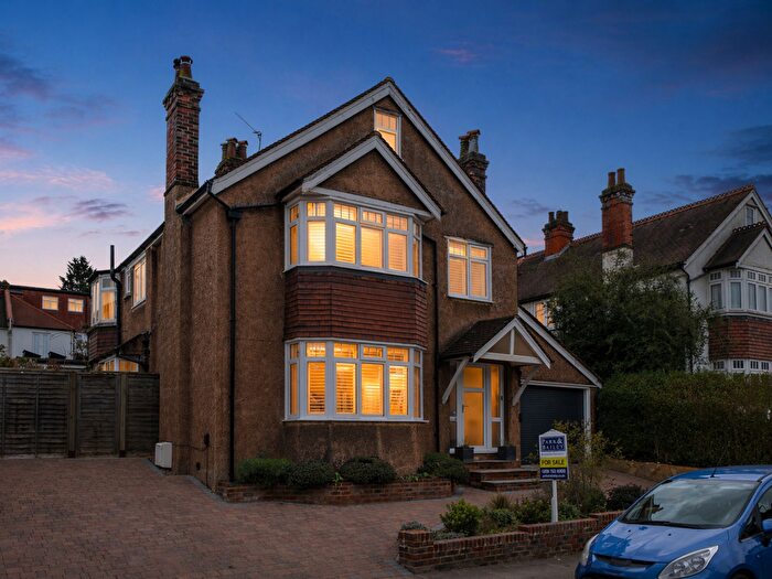 4 Bedroom Detached House For Sale In Reddown Road, Coulsdon, CR5