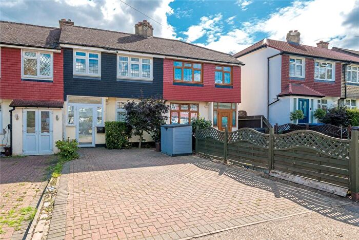 3 Bedroom Terraced House For Sale In Knollmead, Surbiton, KT5