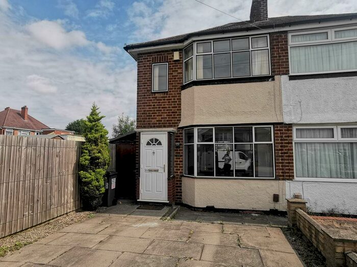 2 Bedroom House To Rent In Marcot Road, Solihull, B92