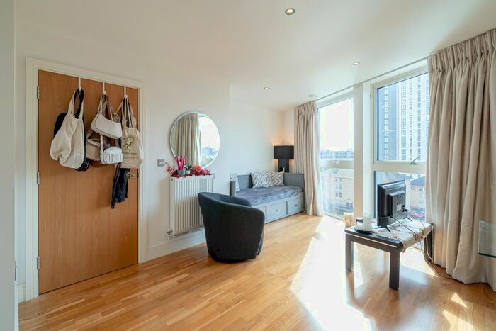 1 Bedroom Flat To Rent In Dowells Street, London, SE10