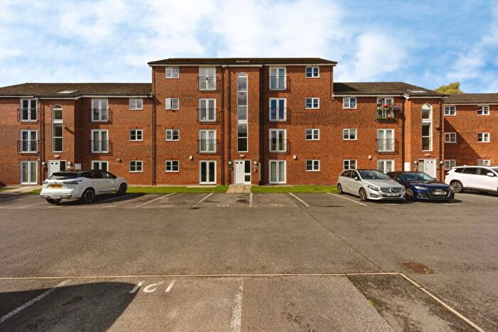 2 Bedroom Flat For Sale In Lawnhurst Avenue, Wythenshawe, Manchester, Greater Manchester, M23
