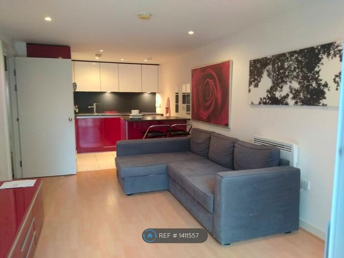 2 Bedroom Flat To Rent In Blackheath Road, London, SE10