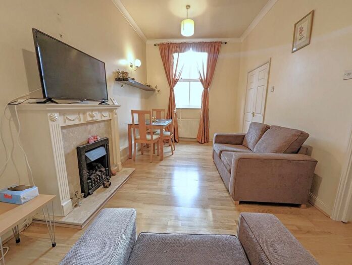 2 Bedroom Flat To Rent In Notting Hill Gate, London, W11