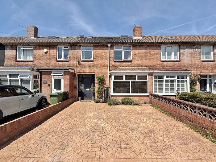 4 Bedroom Terraced House For Sale In Hawthorn Crescent, Cosham, Portsmouth, PO6