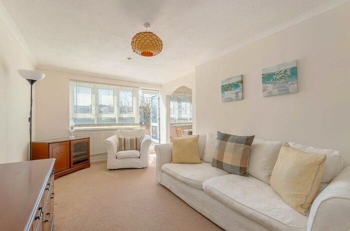 2 Bedroom Maisonette To Rent In Cheesemans Terrace, West Kensington, London, W14