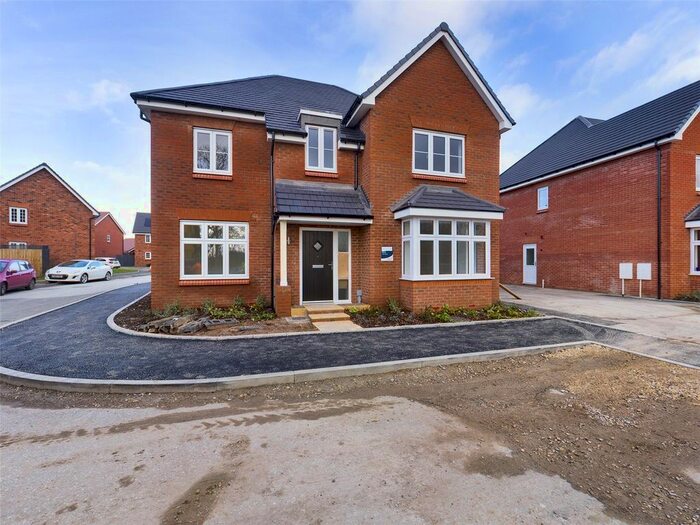 5 Bedroom Detached House For Sale In Perry Place, Drakes Broughton, Pershore, WR10