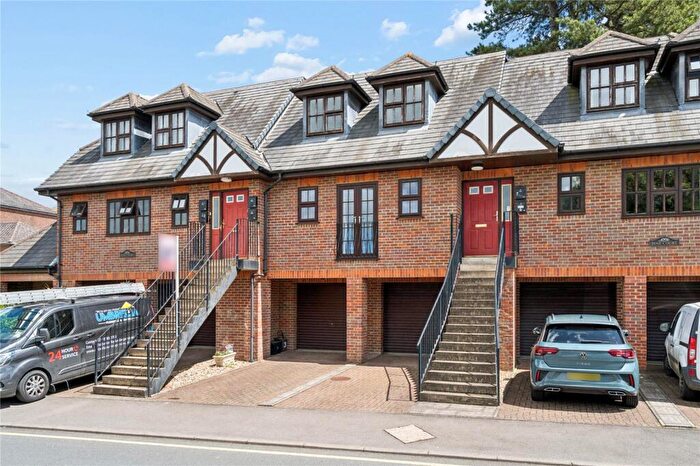 2 Bedroom Apartment To Rent In Pine Court, Chesham, Buckinghamshire, HP5