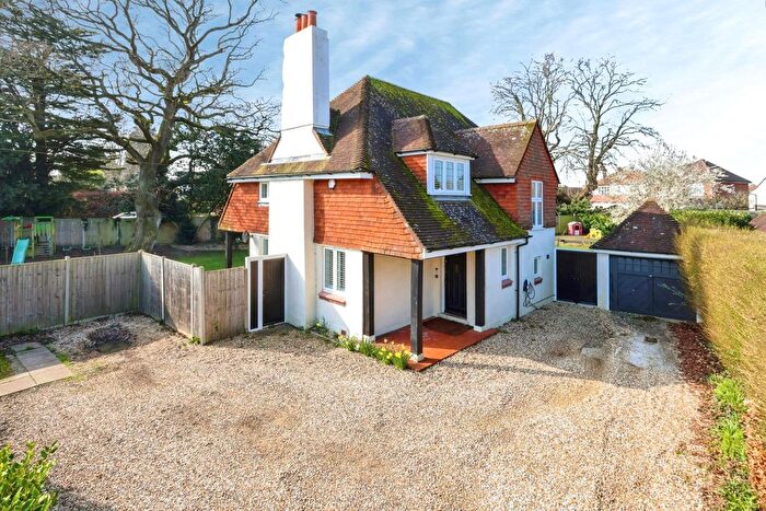 4 Bedroom Detached House For Sale In New Road, Northbourne, Bournemouth, Dorset, BH10