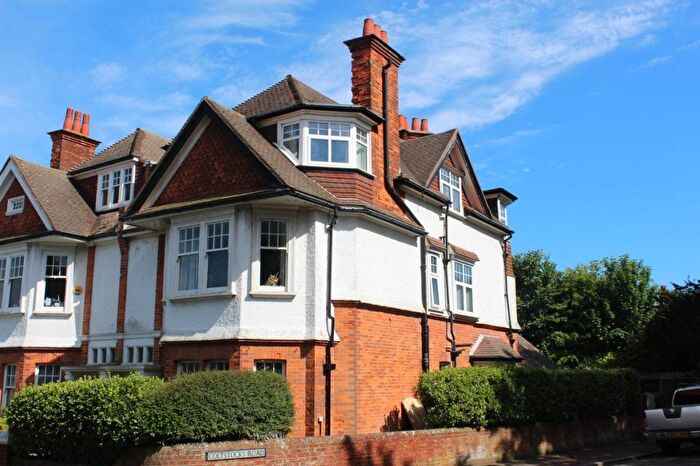 1 Bedroom Flat To Rent In Beachy Head Road, Eastbourne, BN20